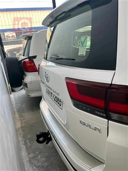 تۆیۆتا لاند کروزەر
